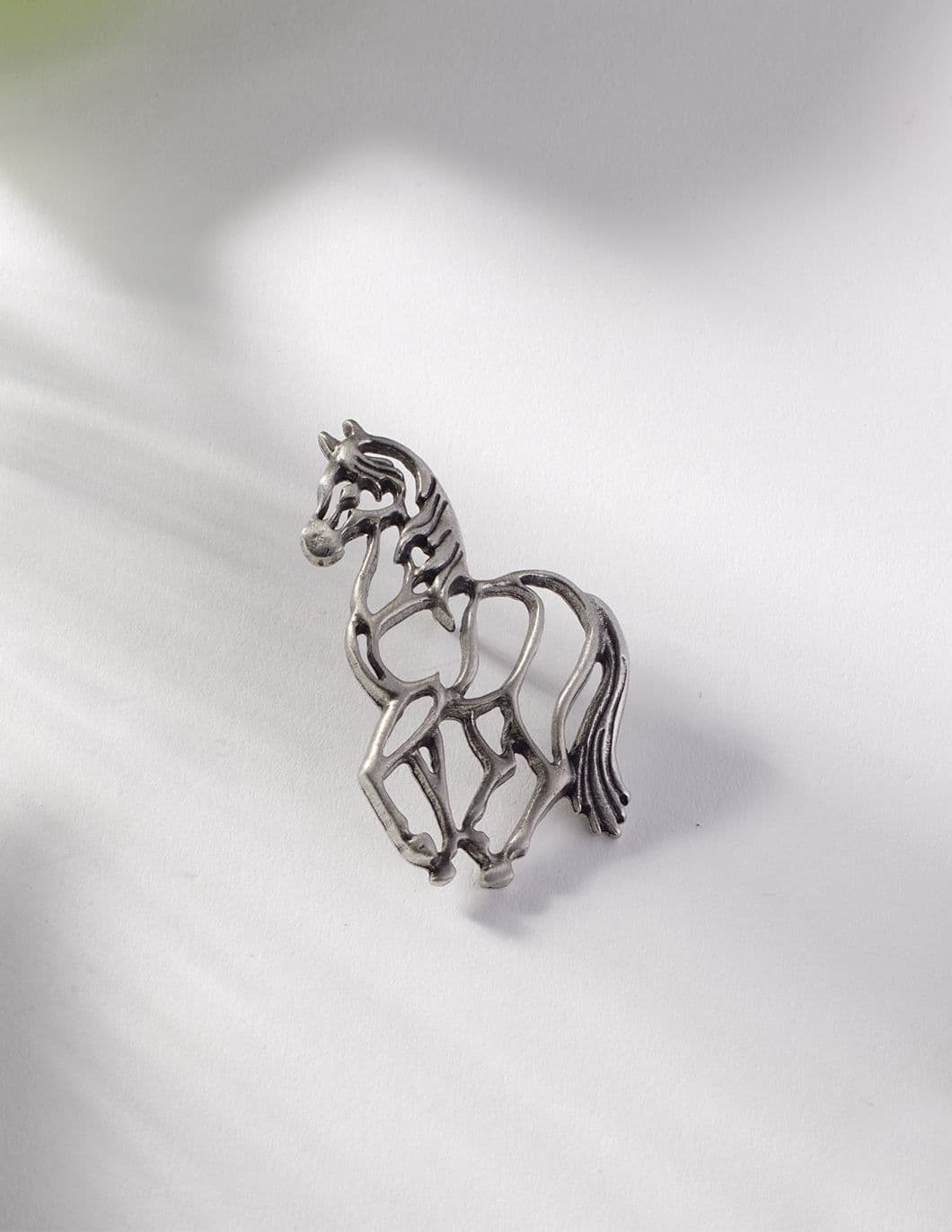 hand-crafted-horse-pin